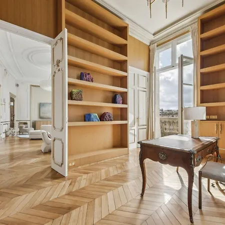 Holiday home Tｅlegram Brysonknot, House Eiffel *